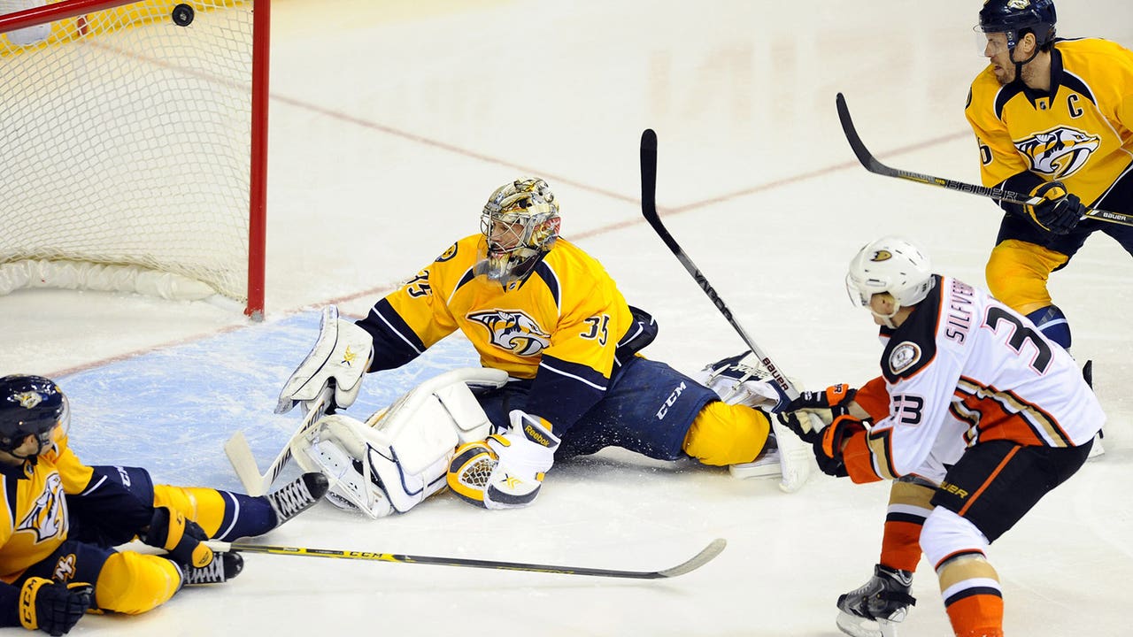Ducks rout Predators 5-2 in matchup between NHL's top teams